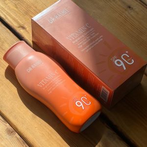 کرم ضدآفتاب روشن کننده ویتامین سی دکتر راشل SPF90 وزن ۱۰۰ گرم